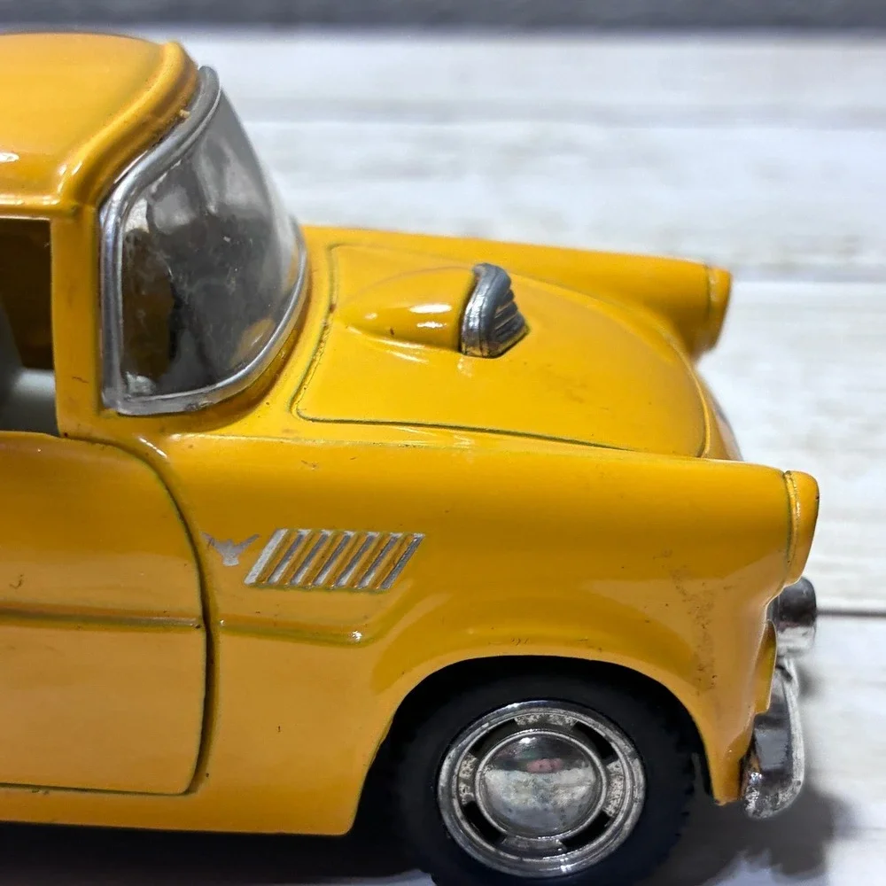 Kinsfun 1955 Ford Thunderbird Yellow Diecast Pull Back Toy Car KT4022 Vintage